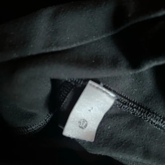 Lululemon Wunder under high rise crop size 2 - Picture 3 of 5